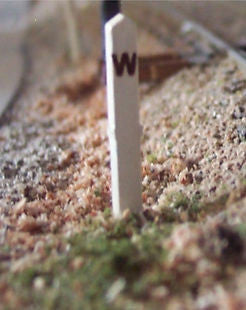 Osborn Models 1033 HO Scale Osborn Models 1033 - Whistle Post (Canadian National Whistle Signs, 5 pack)