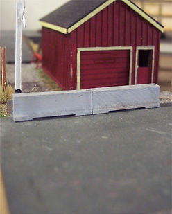 Osborn Models 1087 HO Scale Osborn Model Kits HO 1087 Concrete Barriers Kit (16 Pack) - 16 barriers