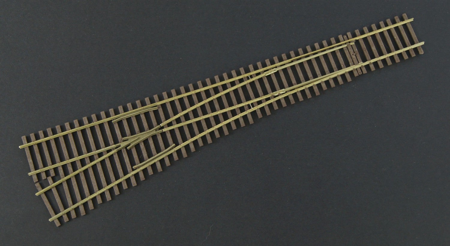 Micro Engineering 14-710 HO Scale Code 83 #5a Standard Left Hand LH Turnout