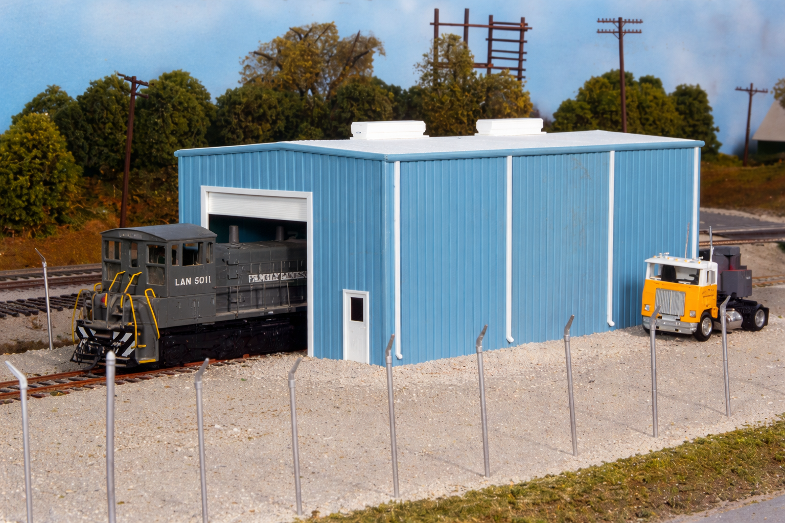 Pikestuff 5000 HO Scale Small Enginehouse Kit