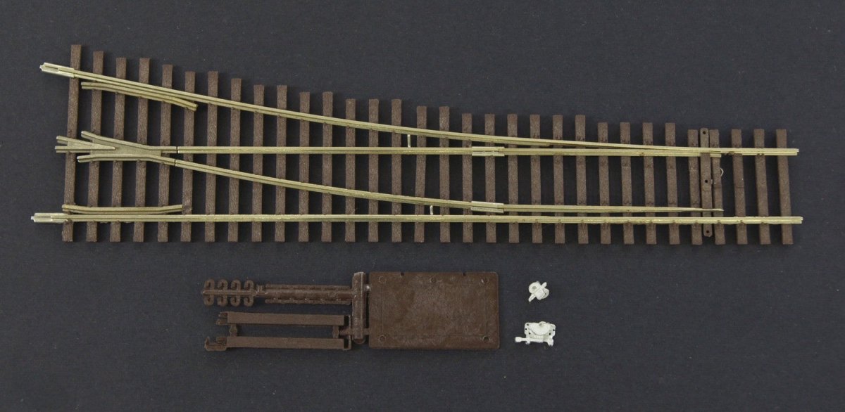Micro Engineering 14 - 815 HO Scale Code 70 5c Lead Ladder Right - Hand Turnout (DCC - Friendly) - Oakville Model Trains Depot