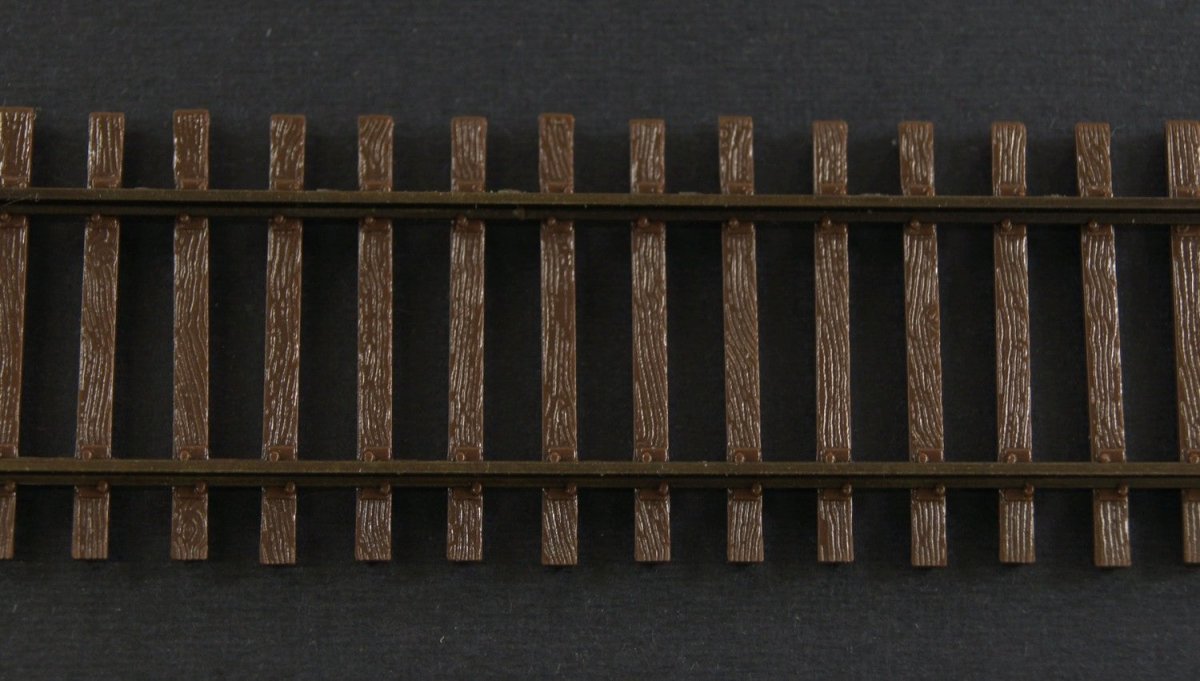 Micro Engineering 12 - 104 HO Scale Code 83 Weathered Flex Track 36" / 914mm - 6 - Pack - Oakville Model Trains Depot