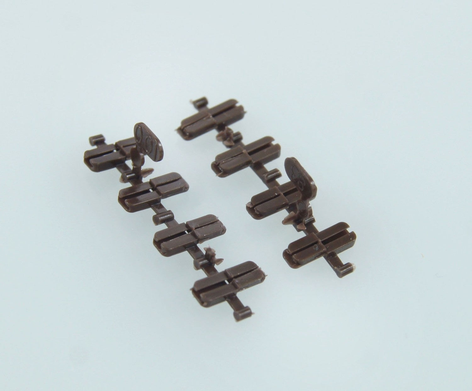 Micro Engineering 26-001 HO Scale Transition Rail Joiners Code 100 to 83 - 4pair