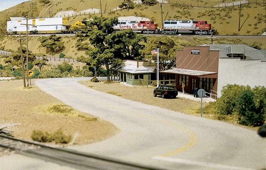 Woodland Scenics LK952 Road System Learning Kit - Oakville Model Trains Depot