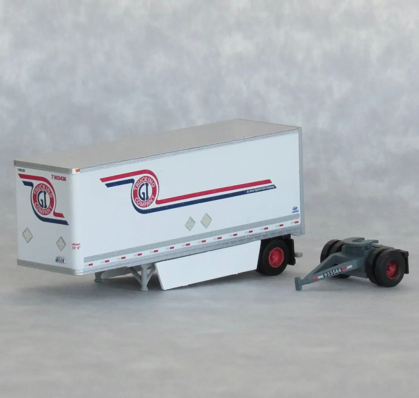N Scale Trainworx 42894-05 GI Trucking 28' Pup Van Trailer with Converter Dolly