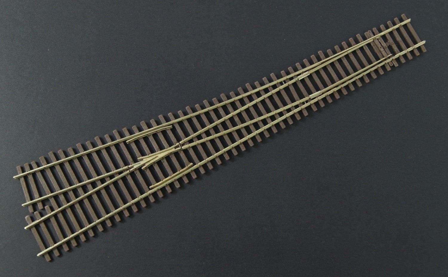 Micro Engineering 14-806 HO Scale Code 70 Right Hand RH Turnout