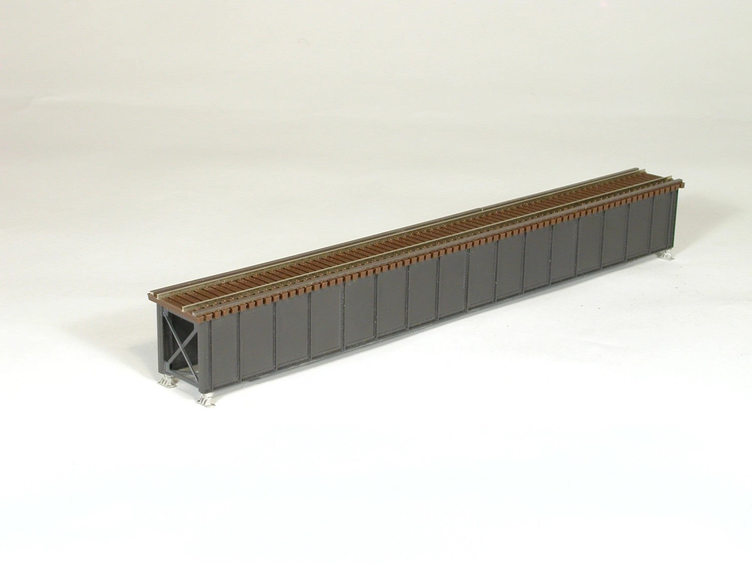 Micro Engineering 75-505 HO Scale 85" Deck Girder Bridge Kit