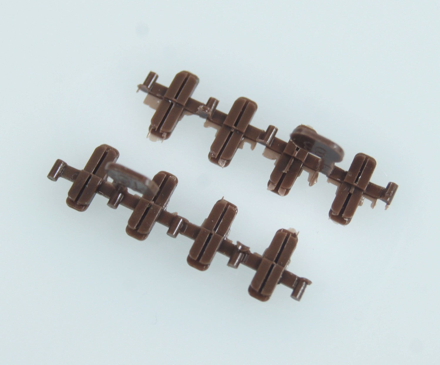 Micro Engineering 26-003 HO Scale Transition Rail Joiners Code 83 to 70 - 4pair