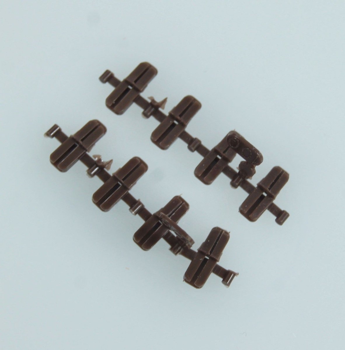Micro Engineering 26 - 002 HO Scale Code 100 to Code 70 Plastic - Insulating Transition Rail Joiners - 4 Pair (8 pcs) - Oakville Model Trains Depot