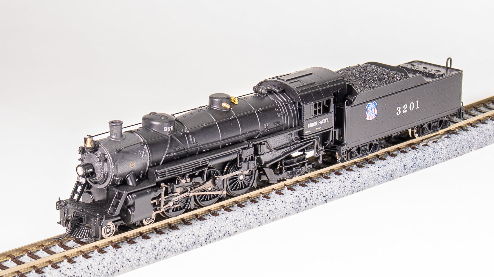 BLI 10414 N Lt Pacific 4-6-2 UP 3200 - cab and engineer-side detail