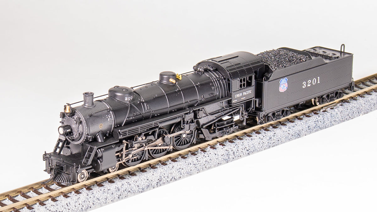 Broadway Limited Imports 10417 N Light Pacific 4-6-2, UP 3203, Overland Scheme, No-Sound / DCC-Ready, N - view 5