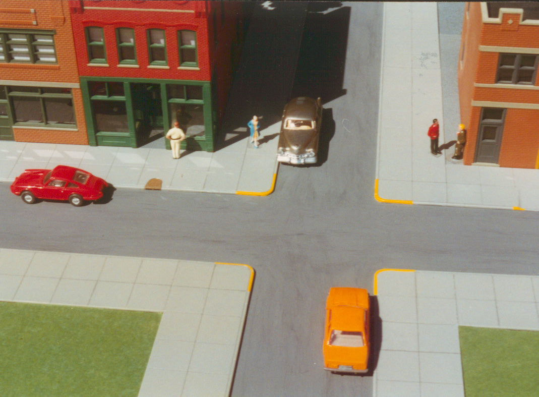 Smalltown USA 7000 City Sidewalks HO scale