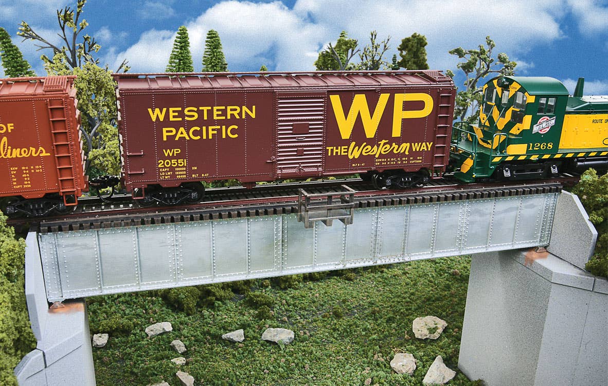 Walthers Cornerstone 4507 HO Scale 70' Single-Track Railroad Deck Girder Bridge - Kit - 9-5/8 x 1-3/8 x 1-1/2" 24.4 x 3.5 x 3.8cm