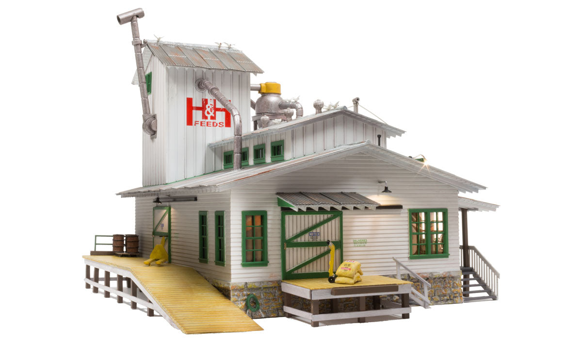 H&H Feed Mill O scale - loading ramp and dock side