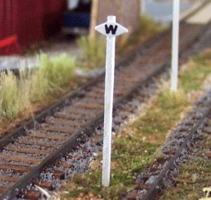 Osborn Models 1047 HO Scale Osborn Model Kits HO 1047 Canadian Pacific Whistle Sign Kit (5)