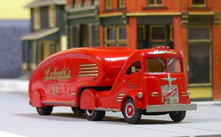 SE-01 Labatt's Streamlined Beer Truck