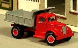 V-026 1940-58 White Super Power Dump Truck