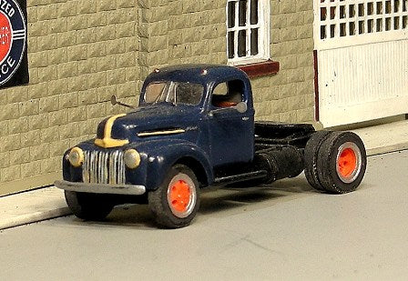 V-226 1942-47 Ford Single Axle Day Cab Tractor
