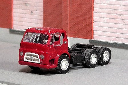 V-337 1953-68 Diamond T Tandem Axle Day Cab Tractor