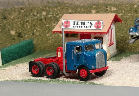 V-362 1951-55 White Freightliner Short Wheelbase Tandem Axle Sleeper Cab Tractor