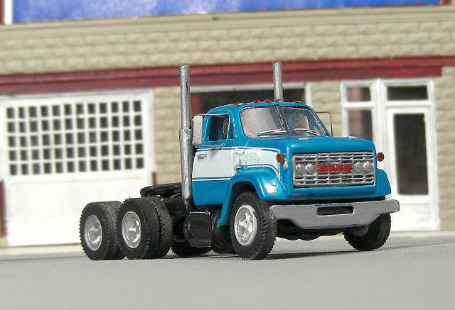 V-375 1966-77 GMC 9500 Low Cab Short Hood Tandem Axle Day Cab Tractor