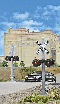 Walthers SceneMaster 4333 HO Scale Crossing Flashers - 2 Working Signals