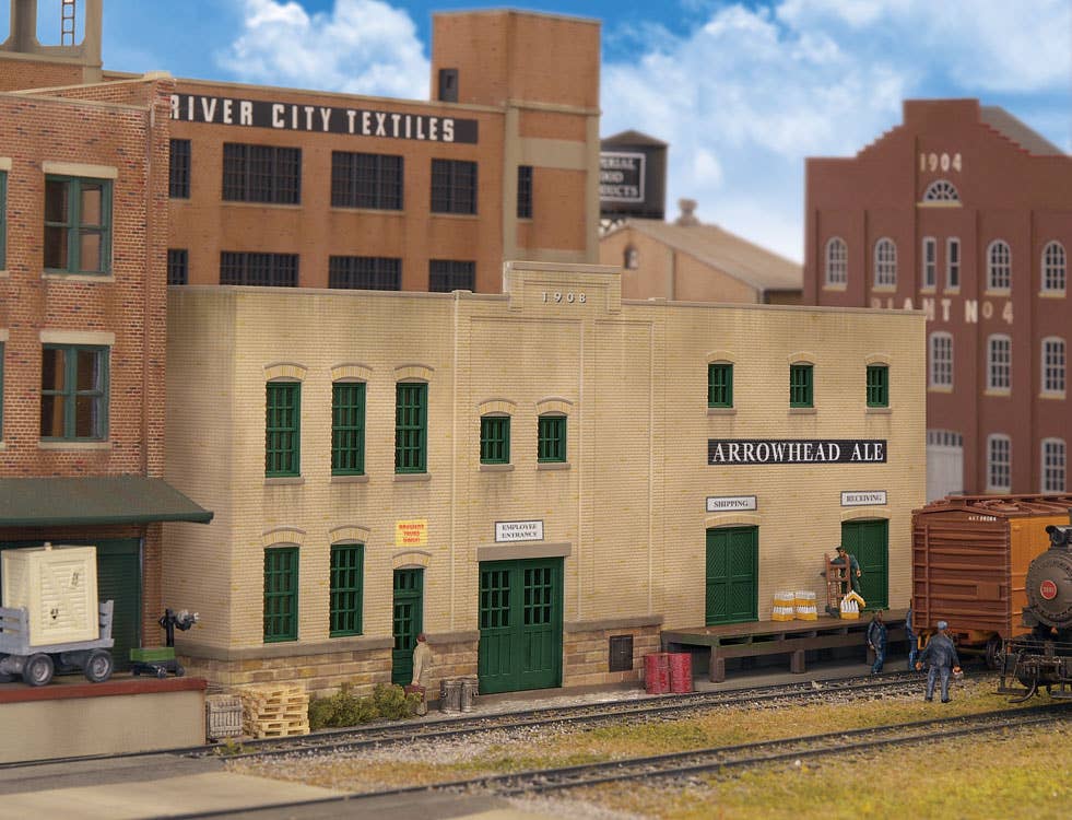Walthers Cornerstone 3193 HO Scale Arrowhead Ale Background Building - Kit - 12-1/4 x 4-5/8 x 2-1/8" 31.1 x 11.7 x 5.4cm