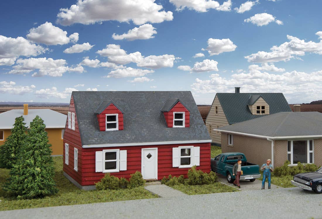 Walthers Cornerstone 3839 N Scale Cape Cod House - Kit - 2-3/8 x 2 x 1-5/8" 6 x 5 x 4.1cm