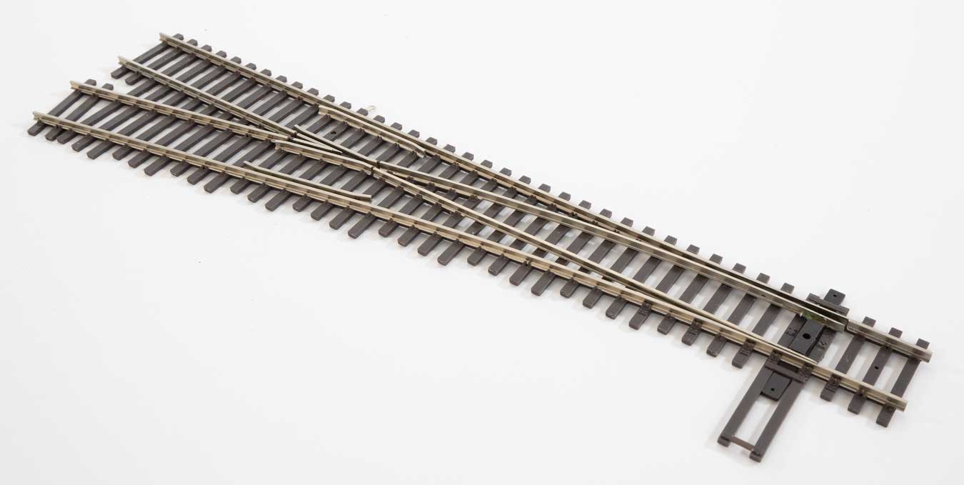 WalthersTrack 10015 HO Scale Code 100 Nickel Silver DCC-Friendly #5 Turnout - Left Hand