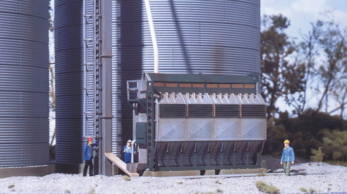 Walthers Cornerstone 3128 HO Scale Grain Dryer - Kit