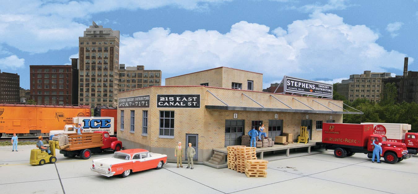 Walthers Cornerstone 3760 HO Scale Grocery Distributor - Kit - 12-13/16 x 9" 32 x 22.5cm