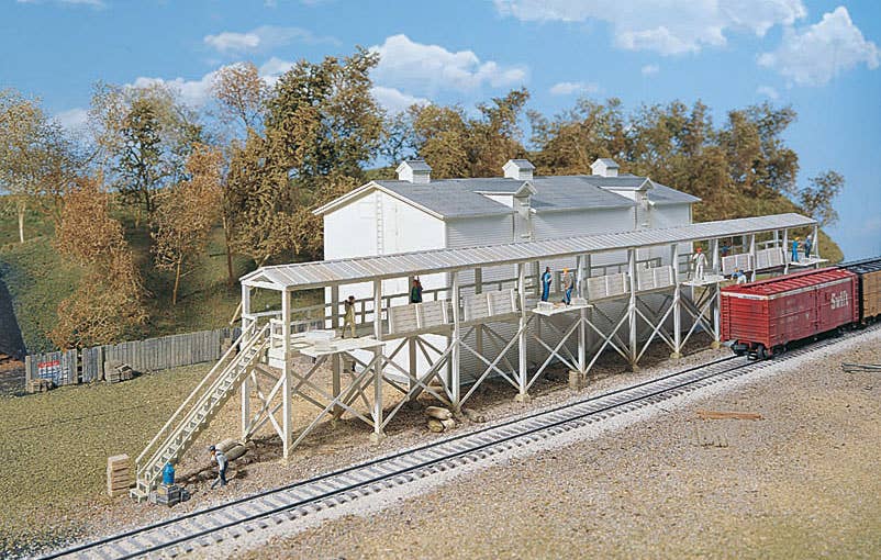 Walthers Cornerstone 3049 HO Scale Icehouse and Platform - Kit - 18-1/2 x 6-1/4" 46.9 x 15.8cm