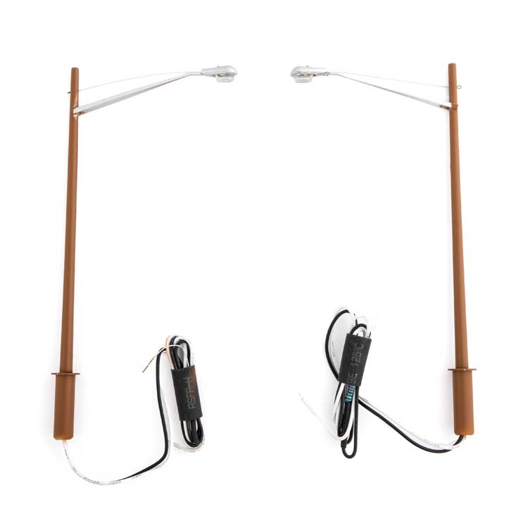 Walthers SceneMaster 4805 HO Scale LED Streetlight 2-Pack Modern Long Arm Style w/Wood Pole