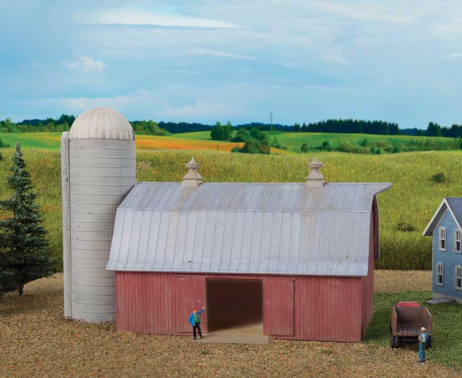 Walthers Cornerstone 3892 N Scale Meadowhead Barn and Silo - Kit