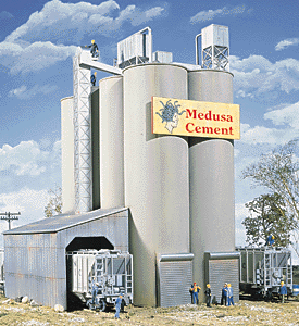 Walthers Cornerstone 3019 HO Scale Medusa Cement Company - Kit - 9 x 7 x 11" 22.5 x 17.5 x 27.5cm