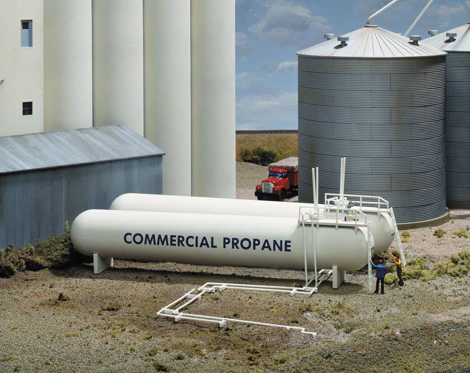 Walthers Cornerstone 3129 HO Scale Propane Tanks - Kit - Each: 9 x 1-1/2" 22.8 x 3.8cm pkg(2)