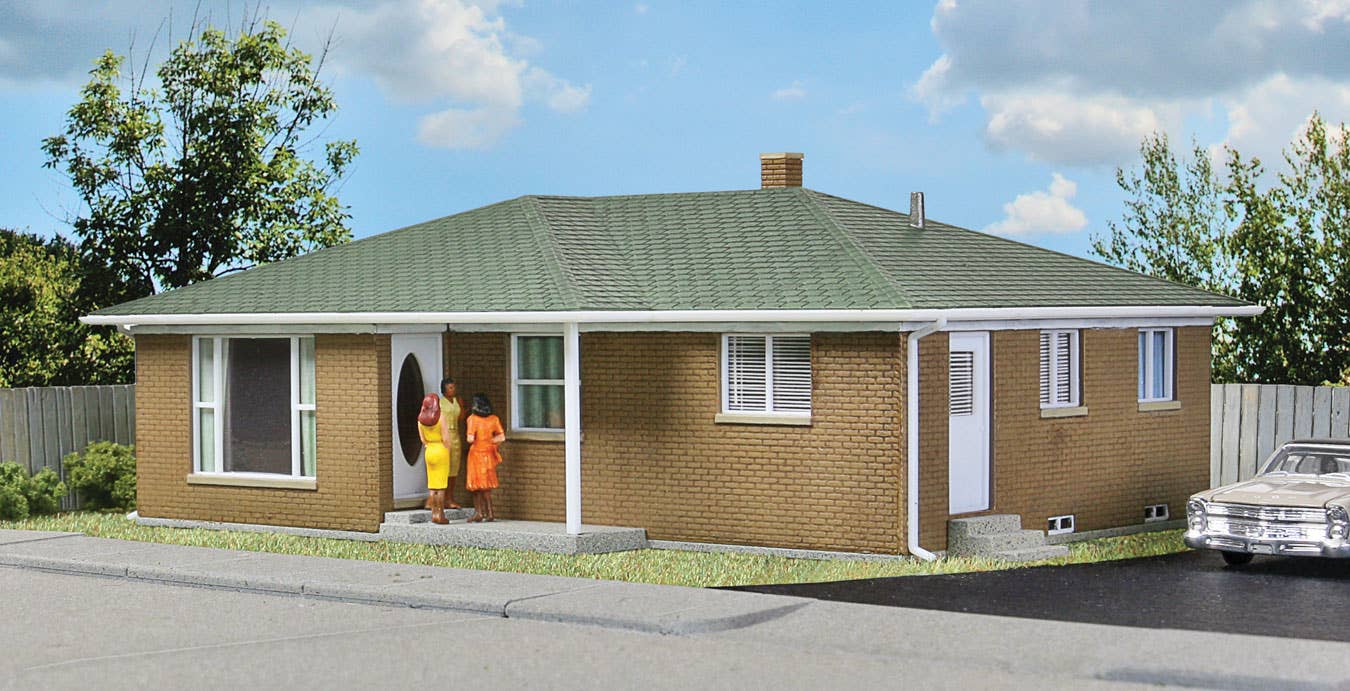 Walthers Cornerstone 3777 HO Scale Ranch Tract House - Kit - 5-1/2 x 4-1/8 x 2-1/4" 13.9 x 10.4 x 5.7cm