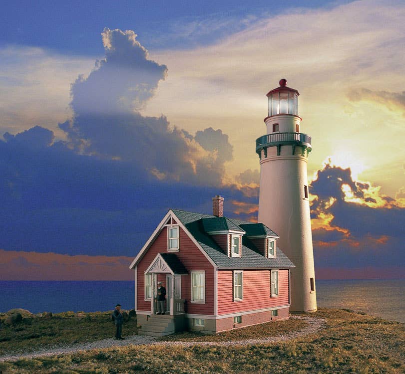 Walthers Cornerstone 3663 HO Scale Rocky Point Lighthouse - Kit - 3 x 8-1/8 x 8-7/8" 7.5 x 20.3 x 22.8cm