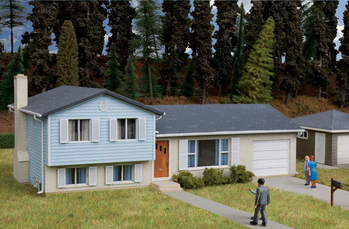 Walthers Cornerstone 3794 HO Scale Split-Level House - Kit - 7-1/4 x 3-3/4 x 2-9/16" 18.4 x 9.5 x 6.5cm