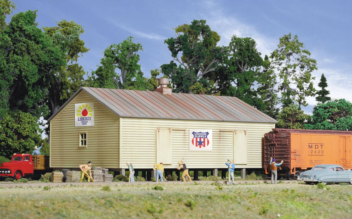 Walthers Cornerstone 3529 HO Scale Storage Shed on Pilings - Kit - 4-1/2 x 7 x 3-1/2" 11.4 x 8.9cm