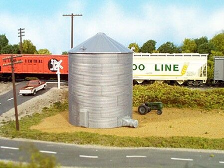 Rix Products 304 HO Scale Corrugated Grain Bin Kit with 30-Degree Peaked Top