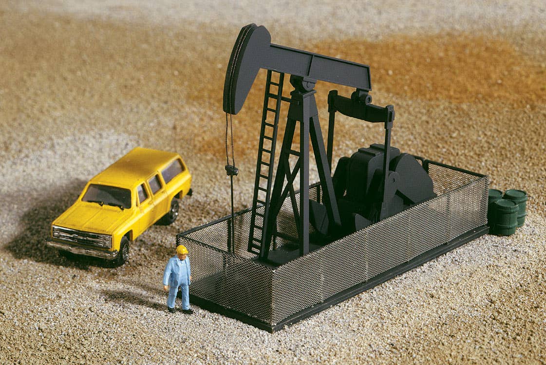 Walthers Cornerstone 3248 N Scale Walking Beam-Horse Head Oil Pump - Kit - 2-3/4 x 1 x 1-13/16" 6.8 x 2.5 x 4.5cm