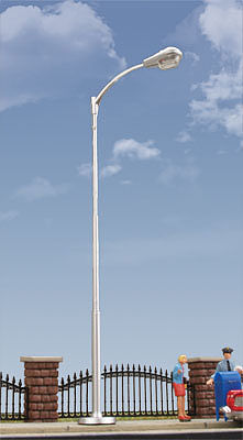 Walthers SceneMaster 4312 HO Scale Tear Drop Street Light - Single-Arm