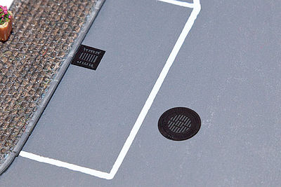 Walthers SceneMaster 4123 HO Scale Manhole Covers & Sewer Grates