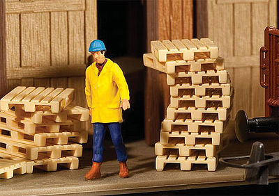 Walthers SceneMaster 4129 HO Scale Wood Pallets - Kit pkg(12)