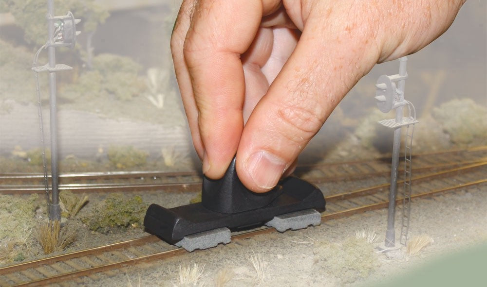Woodland Scenics TT4550 N/HO Scale Rail Tracker™ Cleaning Kit
