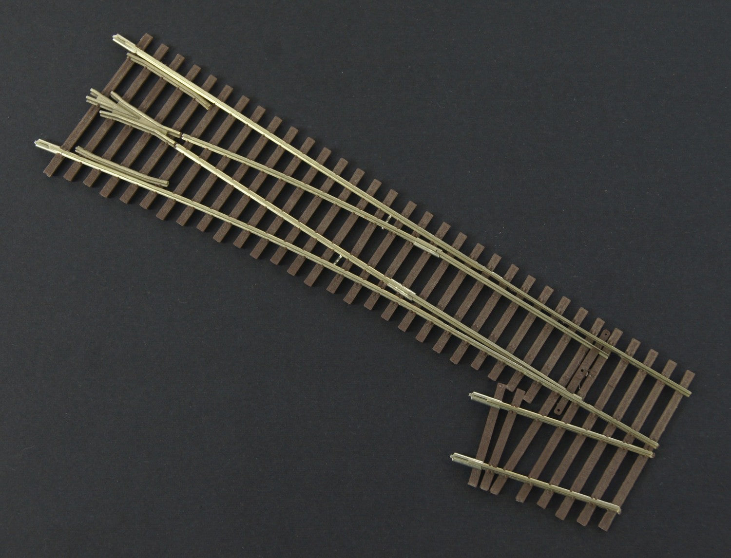 Micro Engineering 14-816 HO Code 70 #5d Intermediate Ladder Left Hand LH Turnout