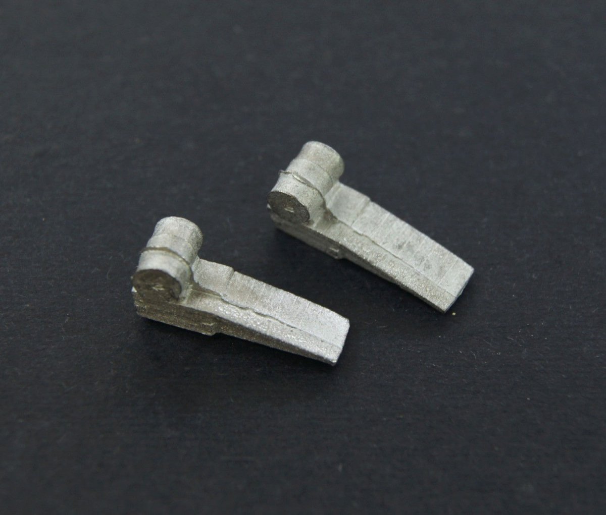 Micro Engineering 80 - 156 N Scale Oil Drum Platforms - 2 pcs - Oakville Model Trains Depot