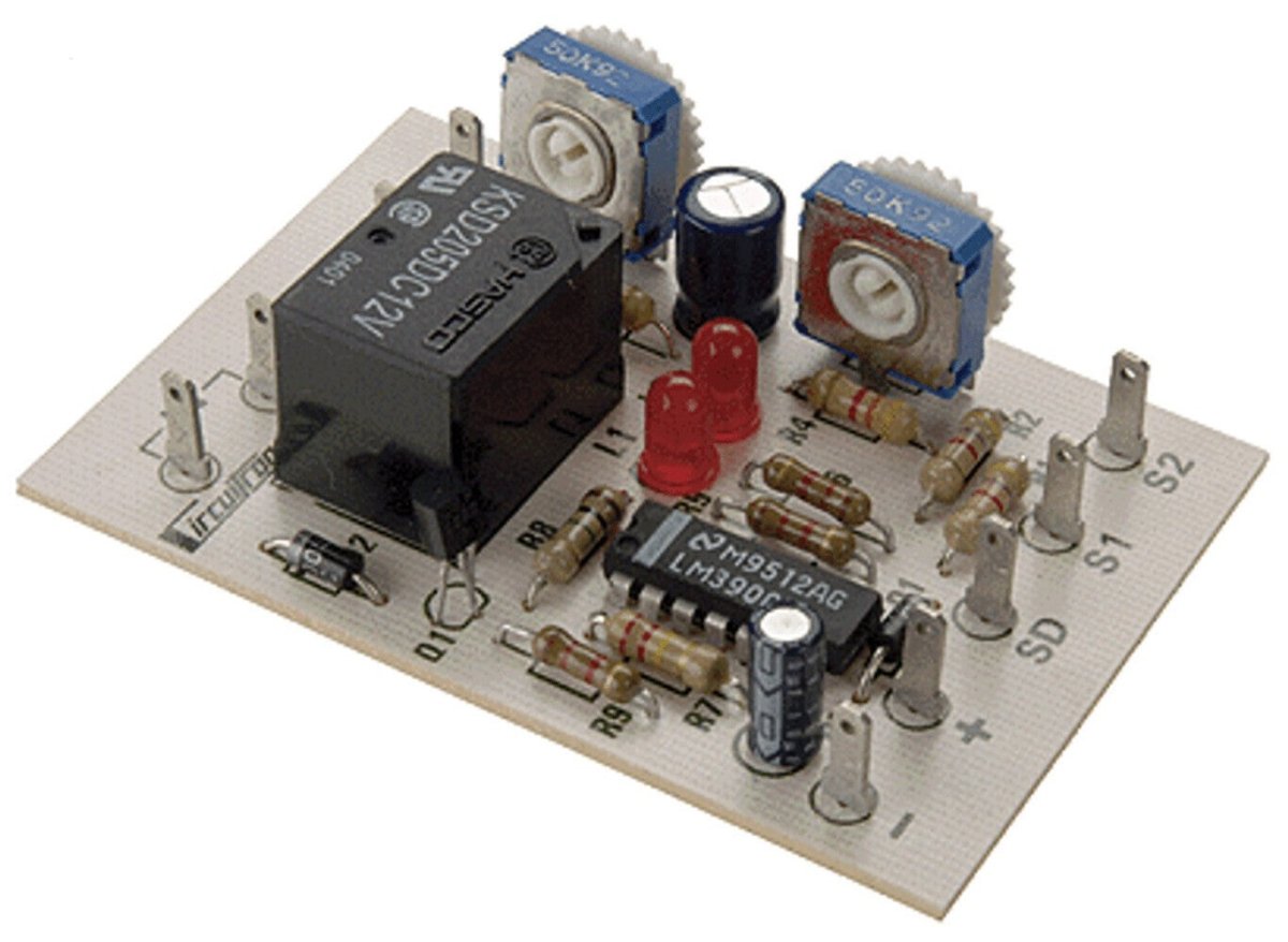 Circuitron 5400 AR - 1 Automatic Reverse Circuit (5A Relay, 12V DC, Opto - Sensor Triggered) - Oakville Model Trains Depot