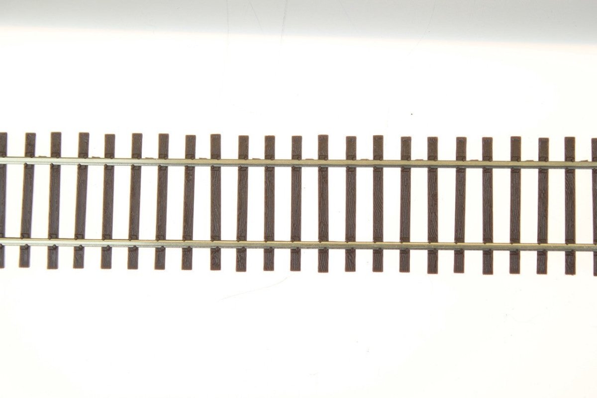 Micro Engineering 10-102 HO Non-Weathered Code 100 36" Long Flex-Track - 6pcs